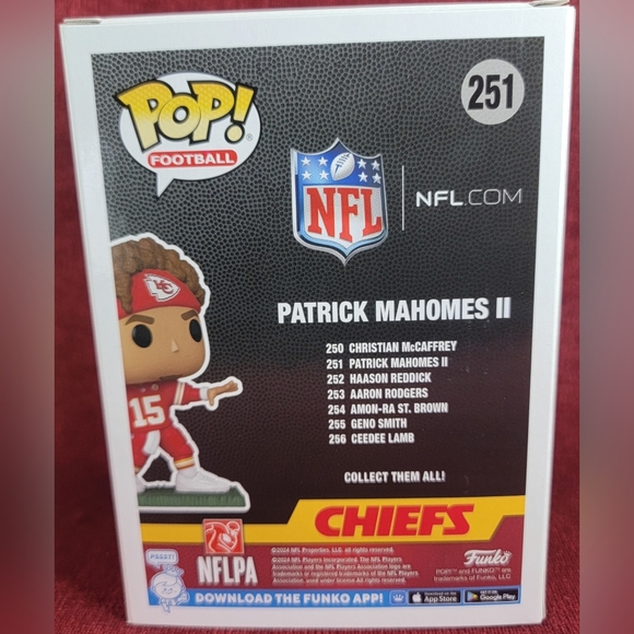 Patrick Mahomes II funko # 251 (nib) With pop protector - Picture 7 of 7